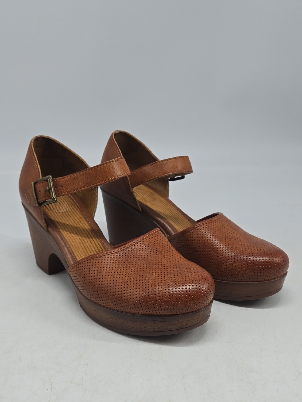 B.O.C. Brown Mary Jane Platform Heels 11M
